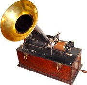 Edison cylinder phonograph from about 1899
